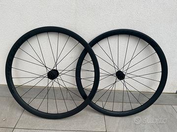 Coppia ruote in Carbonio Aeolus Elite 35
