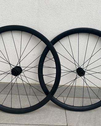 Coppia ruote in Carbonio Aeolus Elite 35