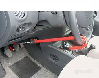 Antifurto meccanico blocca sterzo e pedale