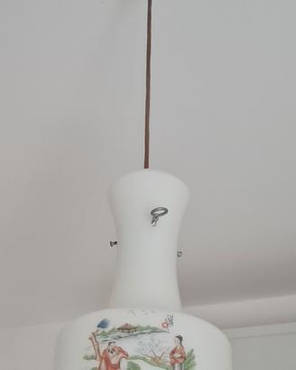 lampadario in vetro con disegno orientale