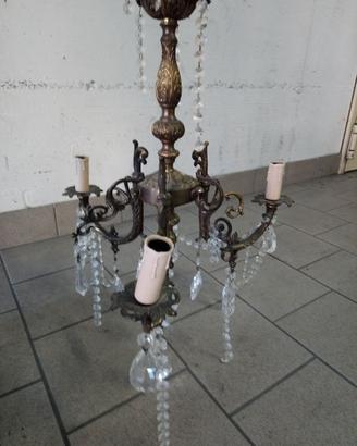 Lampadario in ferro e cristallo