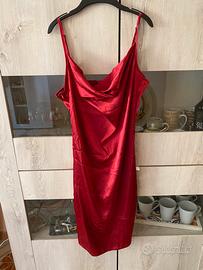 Vestito rosso in raso
