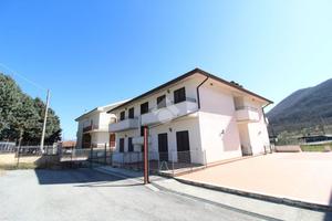3 LOCALI A SCANDRIGLIA