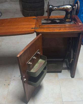 Macchina da cucire Singer Vintage  con Mibile in l