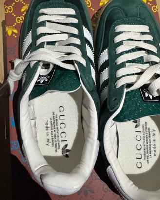 Gucci x Adidas Gazzelle verdi da donna