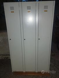 armadietto metallico