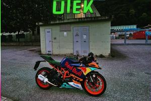 KTM RC 125 ( red bull)