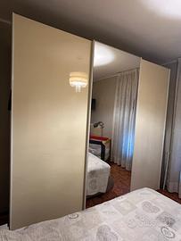 Armadio  3 ante scorrevoli + LED. Comò e settimino