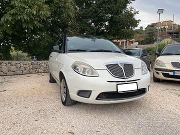 Lancia Ypsilon 1.2 B 69 CV Diva - 2011