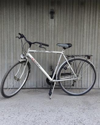 Bicicletta da uomo e bicicletta da donna