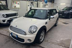 MINI COOPER CLUBMAN ONE D 2011