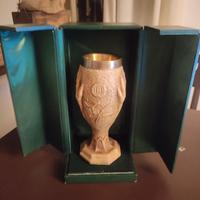 calice sculpito in legno