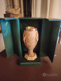 calice sculpito in legno