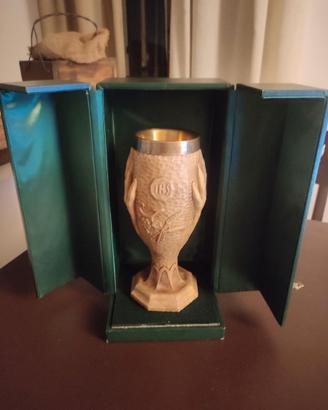 calice sculpito in legno