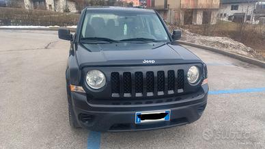 Patriot Jeep 4x4 trazione integrale  gancio traino