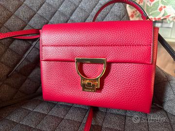 Borsetta Coccinelle modello Arlettis del 2025