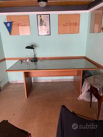 TAVOLO IN LEGNO CON CRISTALLO