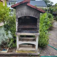 Titolo: Barbecue in muratura da giardino