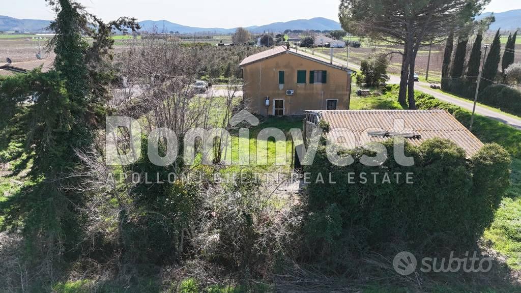 Rustico / Casale di 300 m² con 5 locali a Manciano - Altro