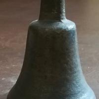 Campana in bronzo; altezza 11 cm, diametro 7.5 cm