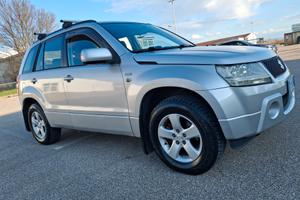Suzuki Grand Vitara 1.9 DDiS-5 Porte-Executive-4X4
