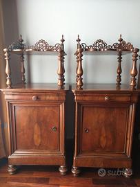 2 Comodini antichi, veneti, in noce