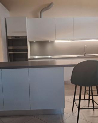 CUCINA LUBE PARI AL NUOVOCOPLETA DI ELETRODOMESTIC