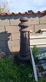 Porta lampione in ghisa