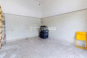 NEGOZIO IN VIA ROGOREDO