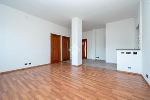 4 LOCALI A CASELLE TORINESE