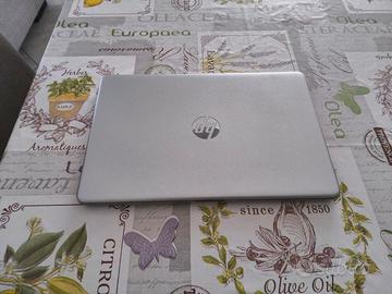 HP Laptop 15s - Intel Core i7 - 16GB RAM - VR EST