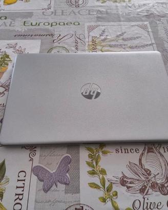 HP Laptop 15s - Intel Core i7 - 16GB RAM - VR EST