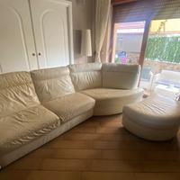 Divano  by natuzzi in pelle color crema