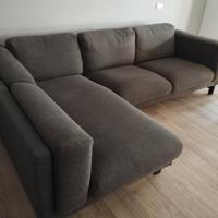 Divano con chaise longue sfoderabile ikea