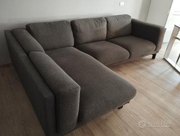 Divano con chaise longue sfoderabile ikea