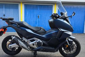 Forza 750 moto / scooter