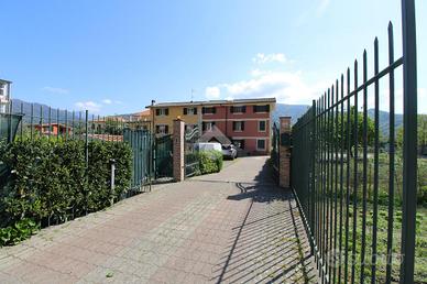 VILLA A SCHIERA A CHIAVARI