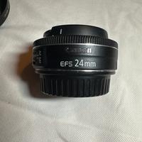 Obiettivo Canon 24mm pancake con paraluce