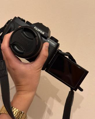 Fujifilm X-T100 + Fujinon XC 15-45mm- perfetta