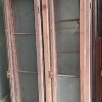 Finestre antiche in larice