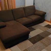 Divano con Chaise Longue reversibile + tappeto 