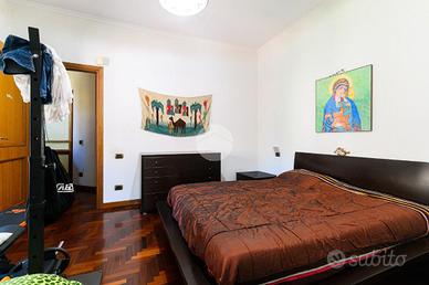 TRIFAMILIARE A ROMA