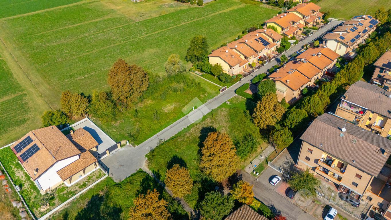 Krunt, 1384 m²