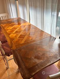 Tavolo provenzale in noce allungabile piu sedie.