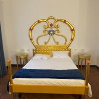 Vendiamo letti e lampade