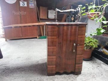 Macchina da cucire singer con mobile anni 40