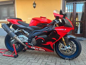Aprilia RSV 1000 Factory