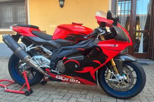 Aprilia RSV 1000 Factory