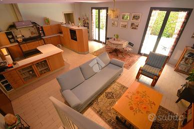 VILLA SINGOLA A CAVENAGO DI BRIANZA