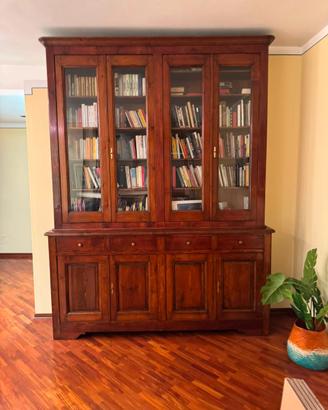 Libreria in legno in condizioni perfette